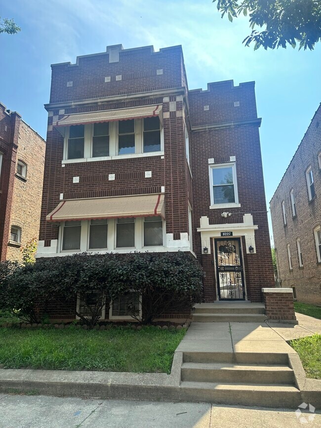 Building Photo - 8227 S Green St