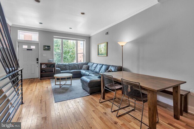 Building Photo - 2448 Carpenter St