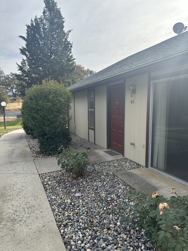 Primary Photo - 49400 River Park Rd