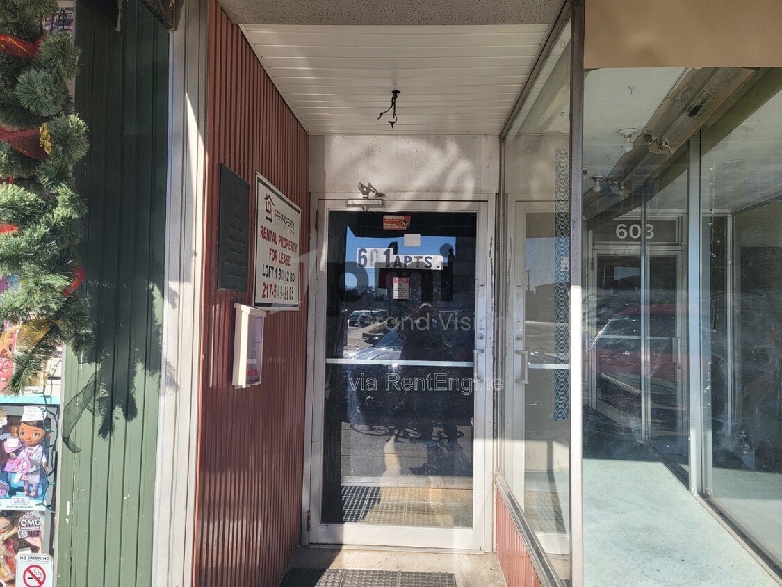 Foto del edificio - 601 Monroe Ave