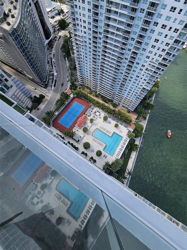 Building Photo - 1155 Brickell Bay Dr