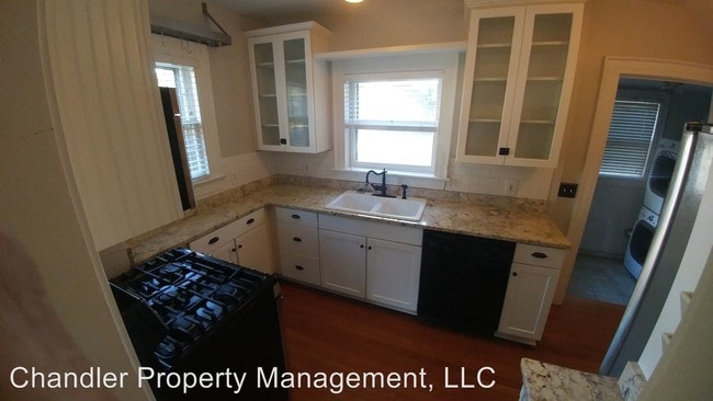 Building Photo - 3 br, 2 bath House - 710 Massachusetts Ave