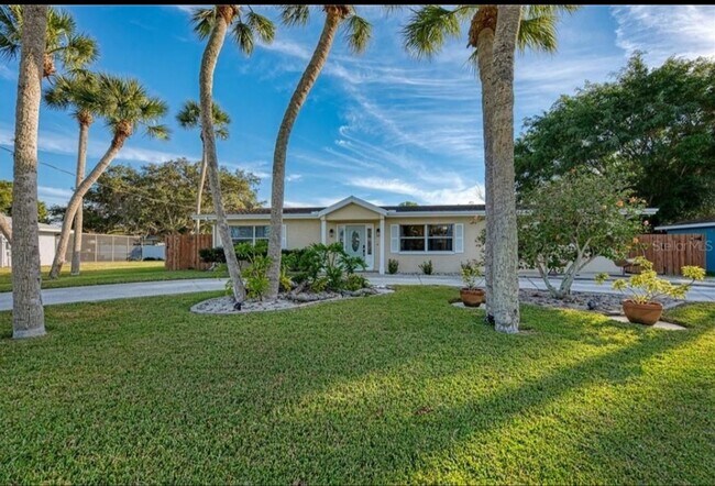 Super clean 3/2 quiet area, part furn. - 210 Lake Shore Dr