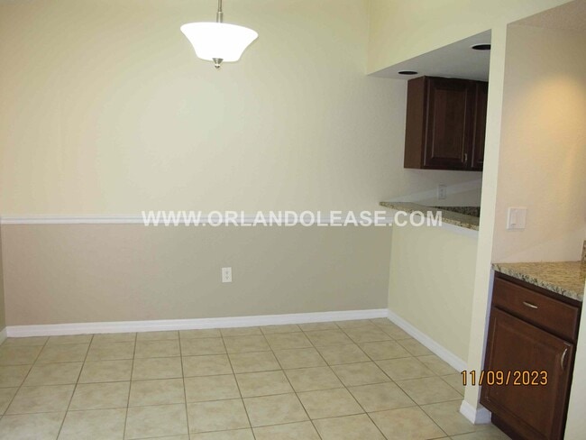 Building Photo - Beautiful 2/2 Second Floor Condo in Winter...