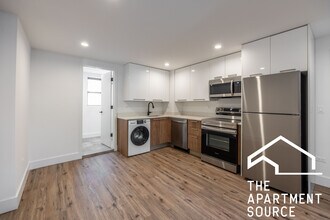 Building Photo - 941 W Carmen Ave