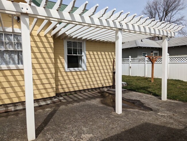 Foto del edificio - Charming 3 bedroom Normal Hill house