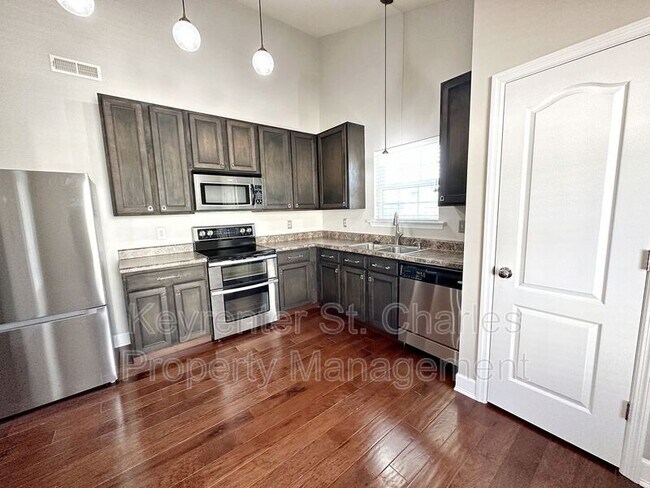 Building Photo - 1632 Piedmont Cir
