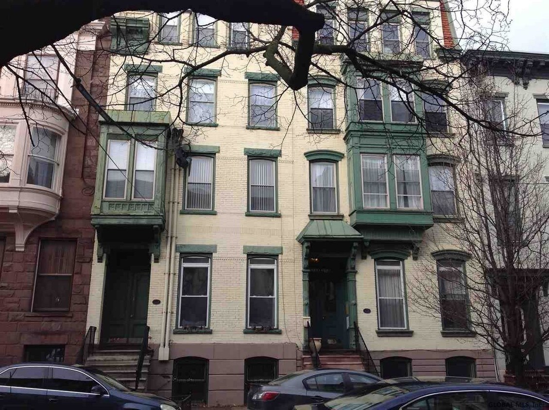 Primary Photo - 151 Lancaster St