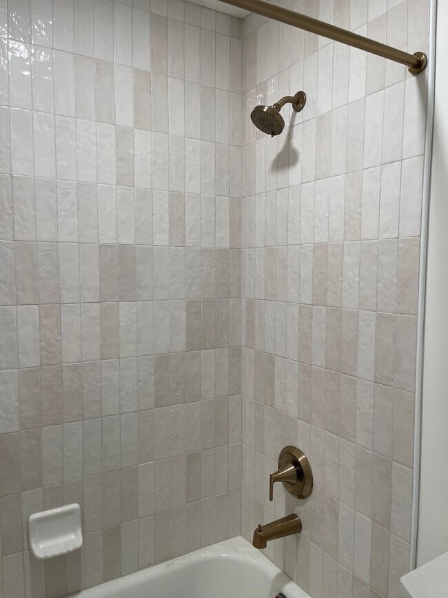 Building Photo - 2 Bedroom/1 Bathroom Condo in Midvale