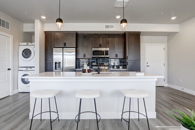 Foto del edificio - Modern 2-Bedroom Apartment in Prime Denver...