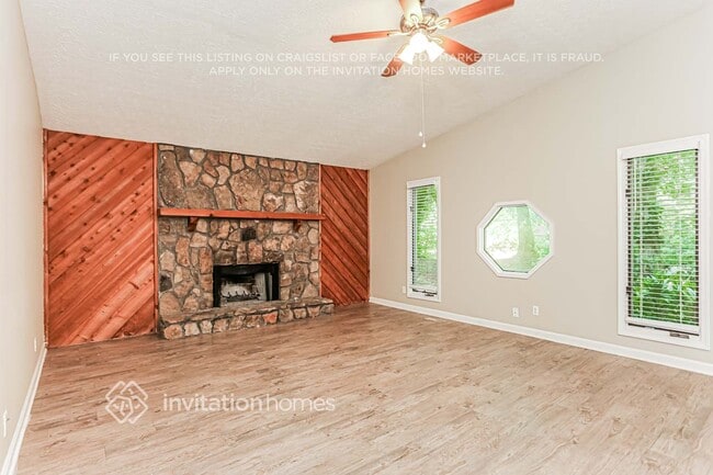 Building Photo - 436 Julie Anne Way