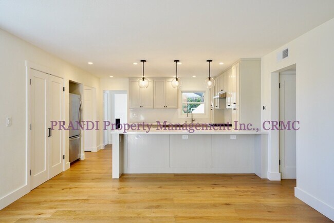 Building Photo - Marinwood Gem, Fully Renovated, Stylish an...