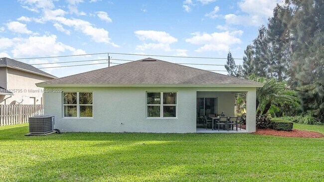 Building Photo - 2374 SW Savona Blvd
