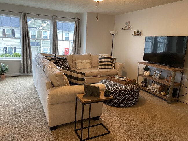Building Photo - 213 Summerfield Dr