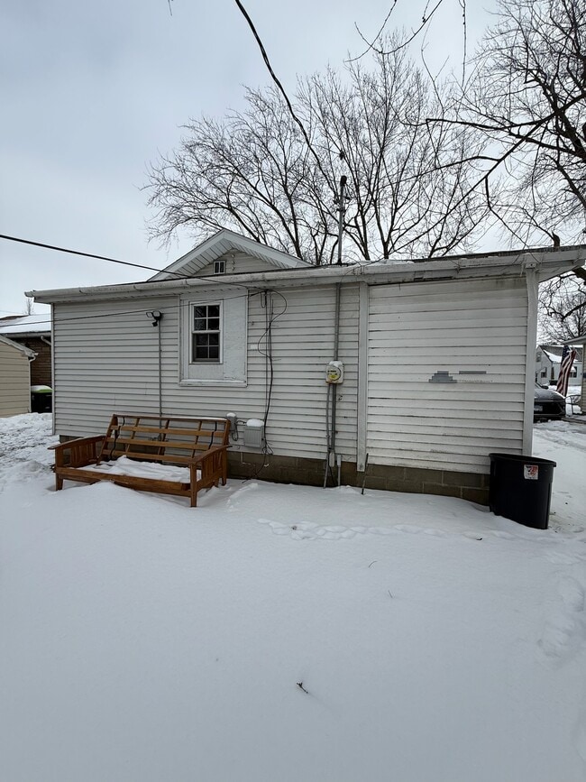 Building Photo - 1163 N Hill Ave