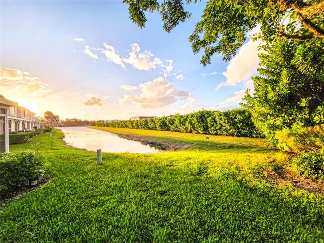 Foto del edificio - 34 Key W Ct