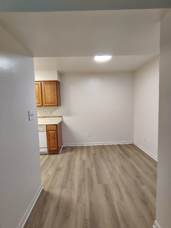 Building Photo - 600 Reusens Rd