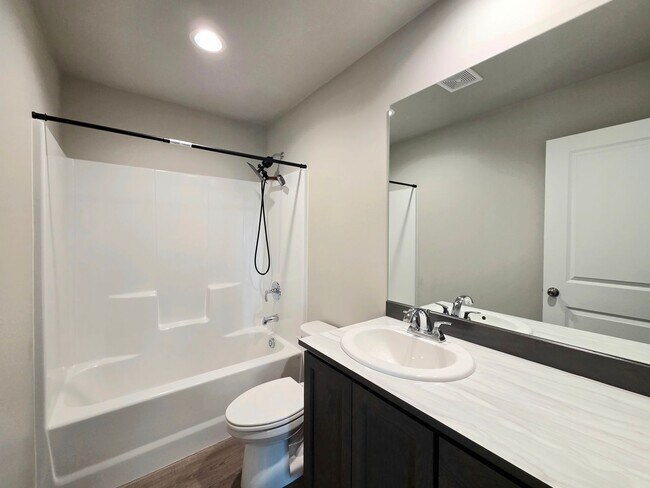 Foto del edificio - Newer Home in a Newer Community! 3-Bed, 2-Bath