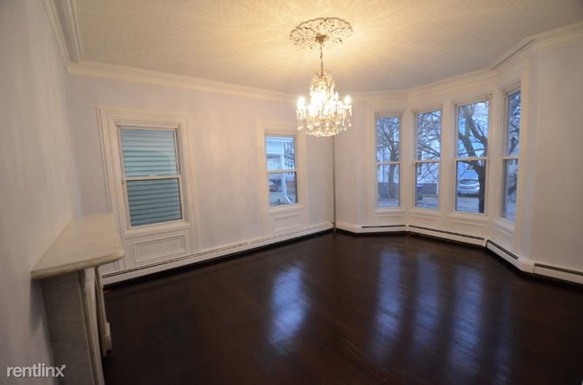 Building Photo - 2 br, 1 bath Apartment - 36 Wood St