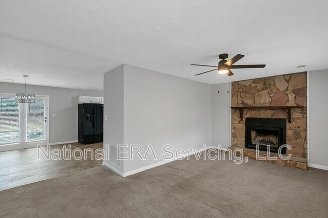 Foto del edificio - 321 Summerwood Ln