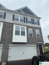 Building Photo - 251 Winding Rd