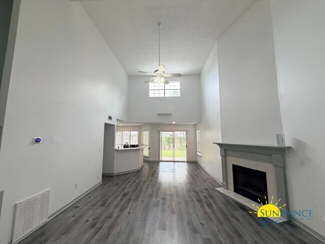 Building Photo - Charming 3 Bedroom Home in Shalimar near Eglin AFB & Hurlburt Field!