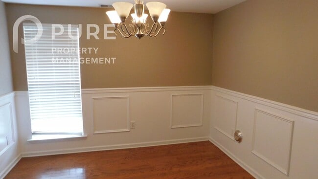 Foto del edificio - 206 Park Village Cir