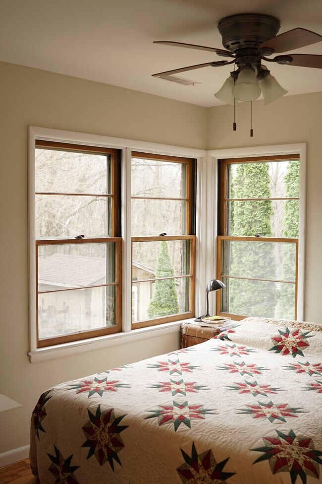Bedroom - 2110 Tanglewood St