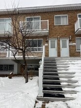 Building Photo - 1115 Rue Duguay