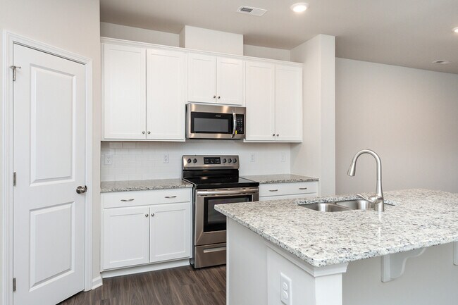 Building Photo - 4 Gaskins Trl