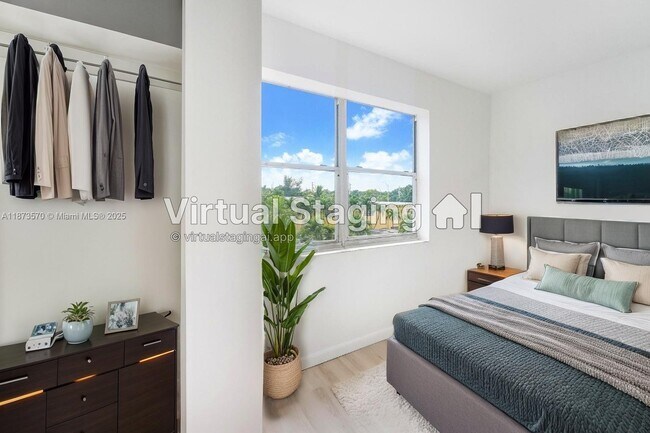 Foto del edificio - 12215 W Dixie Hwy