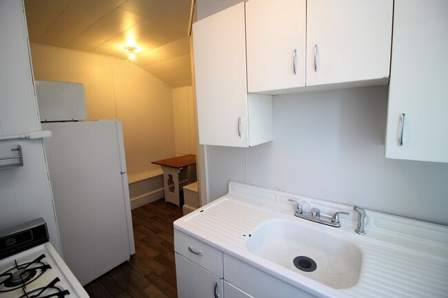 Foto del edificio - 5401 Catalpha Rd
