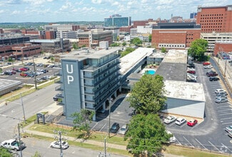 Building Photo - University Place