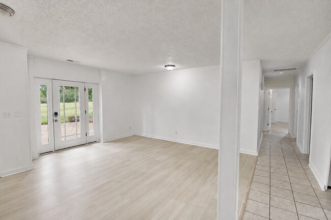 Foto del edificio - 3990 Seven Springs Rd