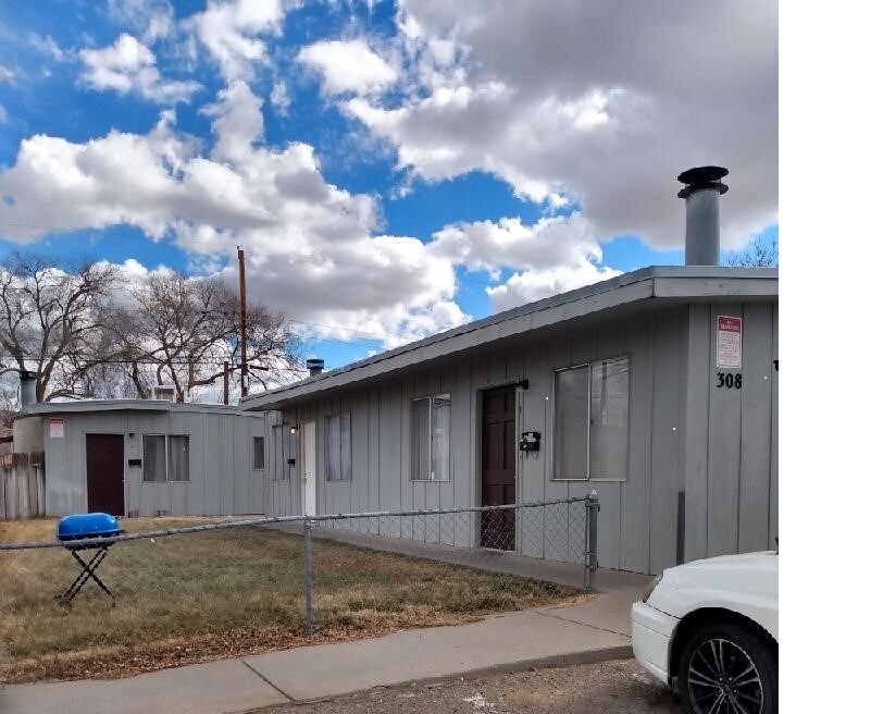 NO STAIRS, NO APPLICATION FEES, NO ADMINISTRATIVE FEES, NO MONTHLY PET RENT, NICE! QUIET DUPLEX 2BR - 308 General Marshall St NE