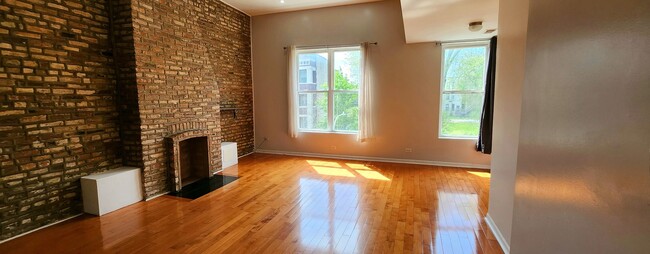 Building Photo - 4609 S Vincennes Ave