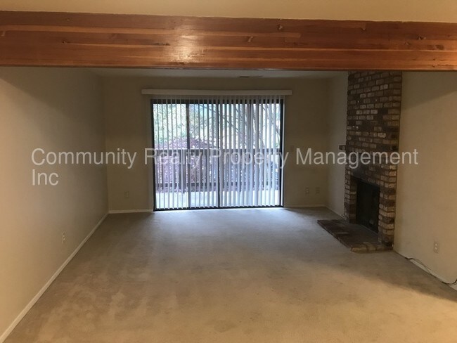 Building Photo - 2055 Sierra Rd