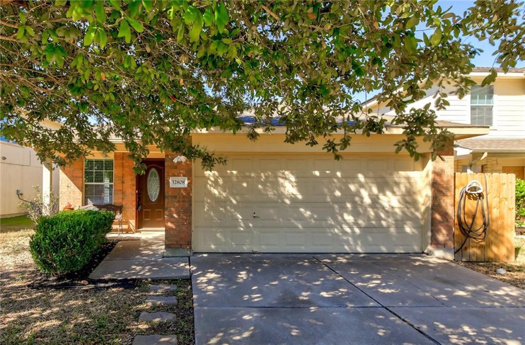 Foto principal - 12808 Chime Dr