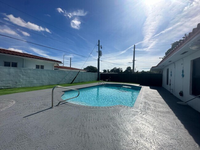 Foto del edificio - 777 SW 4th St