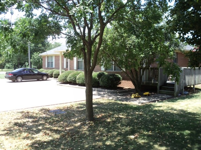 Primary Photo - 2823 College Ave