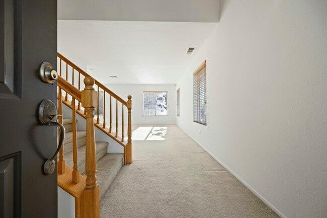 Building Photo - 39312 Vía Belleza