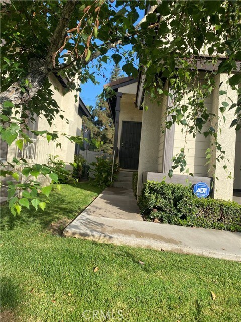 Building Photo - 5050 Canyon Crest Dr