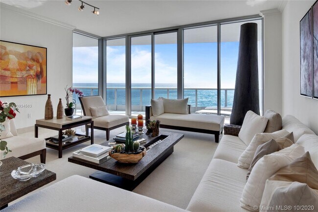 Building Photo - 5959 Collins Ave