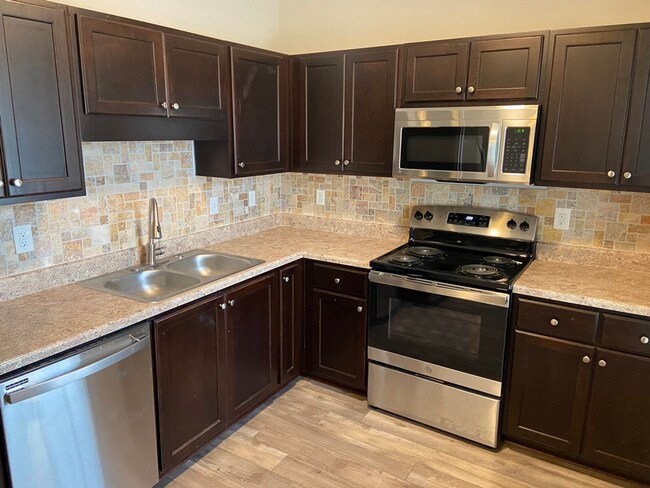 Foto del edificio - 4 bedroom/4 bath