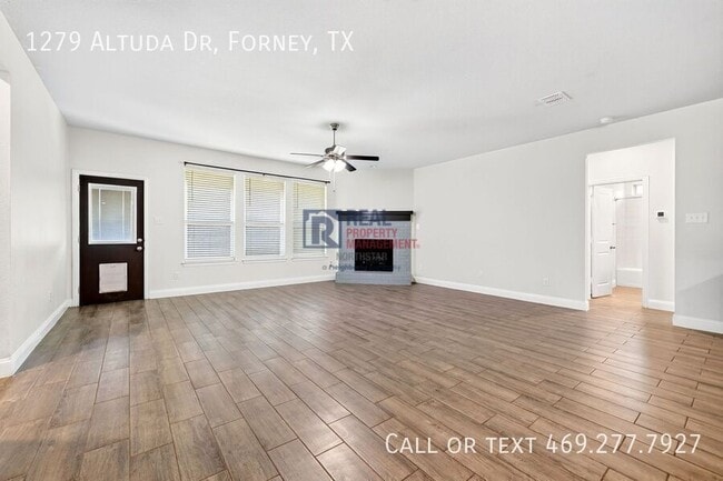 Building Photo - 1279 Altuda Dr