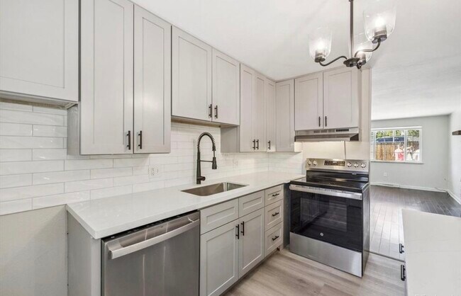 Foto del edificio - 10221 W 59th Pl