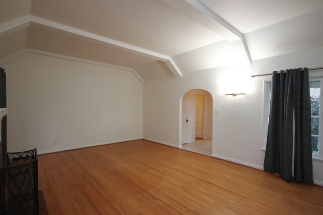 Foto del edificio - 412 N Campbell Ave