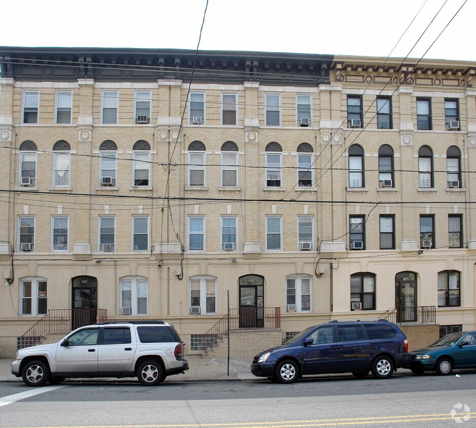 Building Photo - 1310 Palisade Ave
