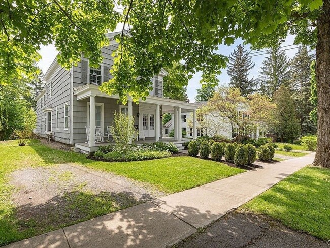 Building Photo - 3 Bedroom Single Family Home in Cazenovia