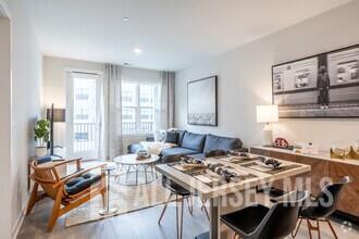 Foto del edificio - 2000 Schindler Dr